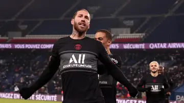 Sergio Ramos celebra un gol con el PSG