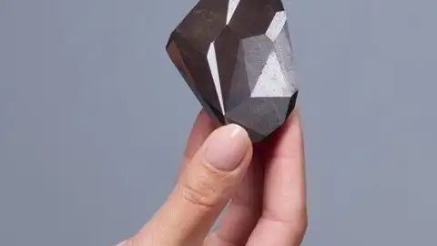 El diamante negro y del espacio que sale a subasta. El diamante negro y del espacio que sale a subasta.