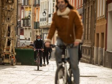 Las mejores ciudades para moverse en bici, según la OCU