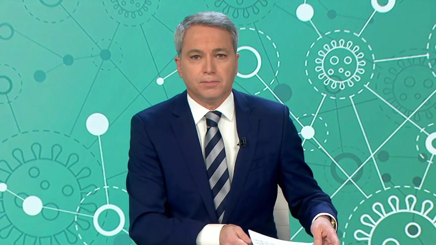 Vicente Vallés analiza la "triquiñuela" del Gobierno para sacar adelante el decreto de las mascarillas en exterior Vicente Vallés analiza la "triquiñuela" del Gobierno para sacar adelante el decreto de las mascarillas en exterior