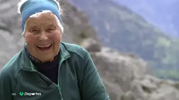 La austriaca que sigue escalando con 89 años: "Sólo hay dos opciones: rendirse o volverse más fuerte"