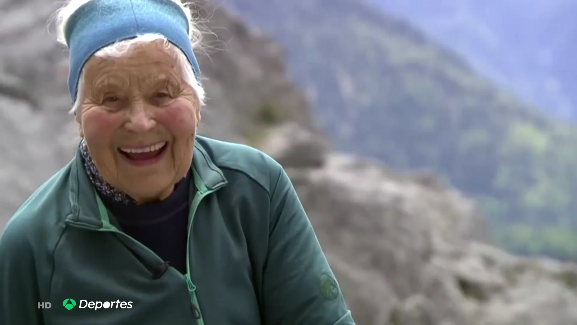 La austriaca que sigue escalando con 89 años: "Sólo hay dos opciones: rendirse o volverse más fuerte" La austriaca que sigue escalando con 89 años: "Sólo hay dos opciones: rendirse o volverse más fuerte"