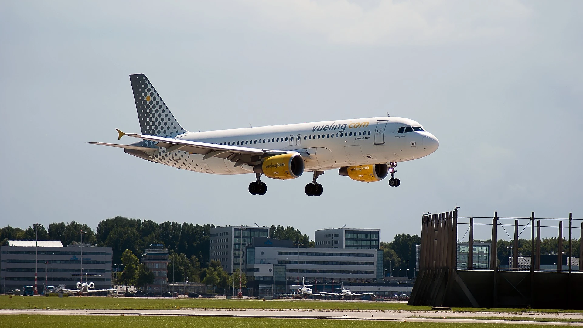 Avión de la aerolínea Vueling Avión de la aerolínea Vueling