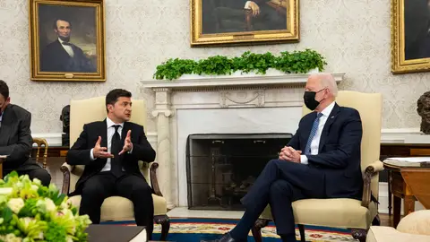 Imagen de archivo del presidente de los Estados Unidos, Joe Biden con su homólogo ucraniano, Volodímir Zelenski Imagen de archivo del presidente de los Estados Unidos, Joe Biden con su homólogo ucraniano, Volodímir Zelenski