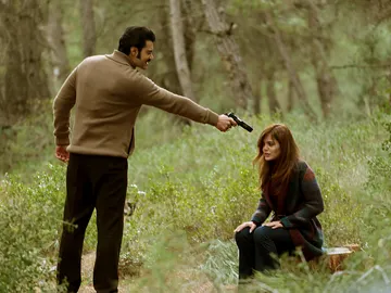 Demir y Züleyha en 'Tierra Amarga' Demir y Züleyha en 'Tierra Amarga'