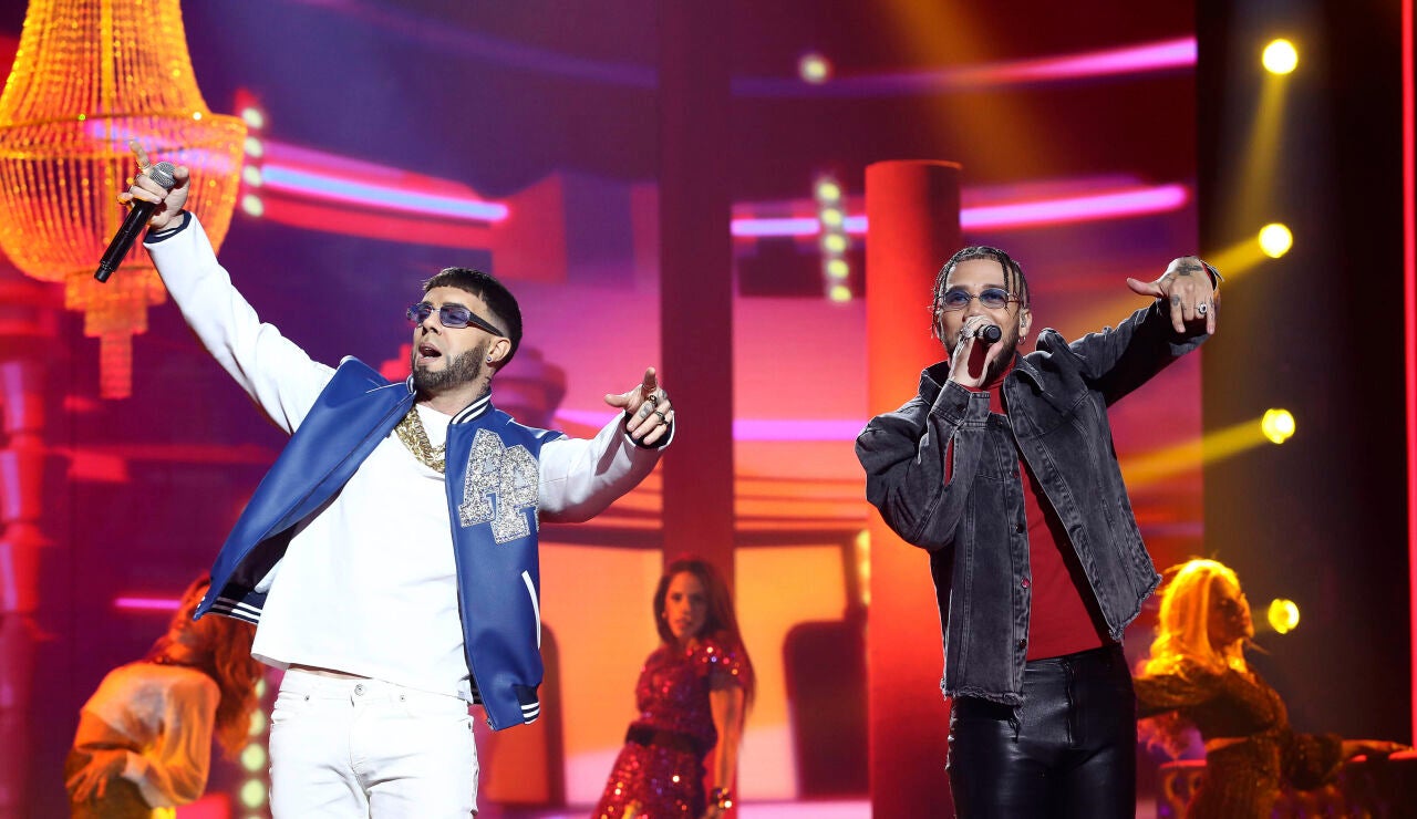 Rasel, como Anuel AA, imparte la ‘Ley seca’ junto a Jhay Cortez