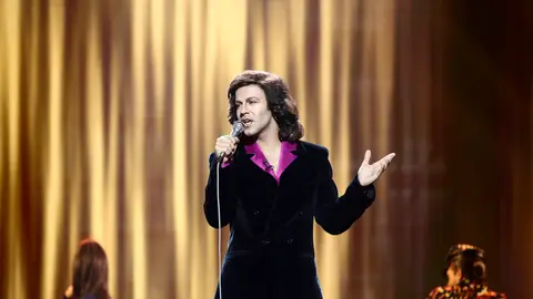 Agoney clama perdón como Camilo Sesto Agoney clama perdón como Camilo Sesto