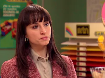 ¡Paloma saca las garras! La madre de Coral llega al barrio… ¿Con qué intenciones? ¡Paloma saca las garras! La madre de Coral llega al barrio… ¿Con qué intenciones?