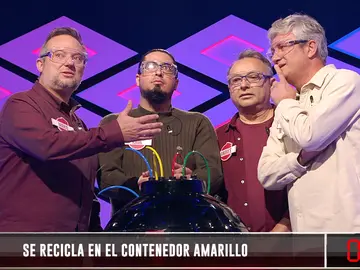 El surrealista lío de los ‘Triviales’ en la primera bomba: “Pero, ¿tú cómo reciclas?” El surrealista lío de los ‘Triviales’ en la primera bomba: “Pero, ¿tú cómo reciclas?”