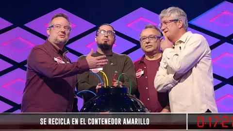 El surrealista lío de los ‘Triviales’ en la primera bomba: “Pero, ¿tú cómo reciclas?” El surrealista lío de los ‘Triviales’ en la primera bomba: “Pero, ¿tú cómo reciclas?”
