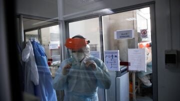 Se abre el debate sobre si quienes no se quieren vacunar contra la Covid-19 deberían recibir asistencia médica gratuita.