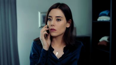 Avance de ‘Infiel’: ¡Roban la foto de Asya de la exposición de Sinan!