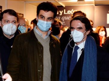 José María Aznar junto a Mañueco José María Aznar junto a Mañueco