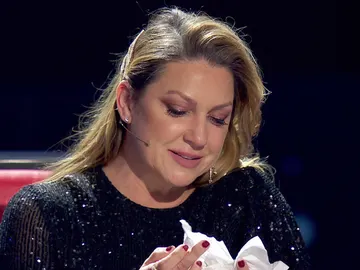 Niña Pastori no puede contener las lágrimas al ver las fotografías de su “Tata Manuela” Niña Pastori no puede contener las lágrimas al ver las fotografías de su “Tata Manuela”