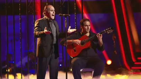 Carlitos de Bornos canta ‘Puente Genil tierra mía’ en la Gran Final de ‘La Voz Senior’ Carlitos de Bornos canta ‘Puente Genil tierra mía’ en la Gran Final de ‘La Voz Senior’