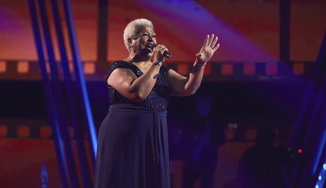 Gwen Perry canta ‘One moment in time’ en la Gran Final de ‘La Voz Senior’
