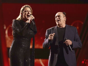 Niña Pastori y John Romero cantan ‘Contigo en la distancia’ en la Gran Final de ‘La Voz Senior’