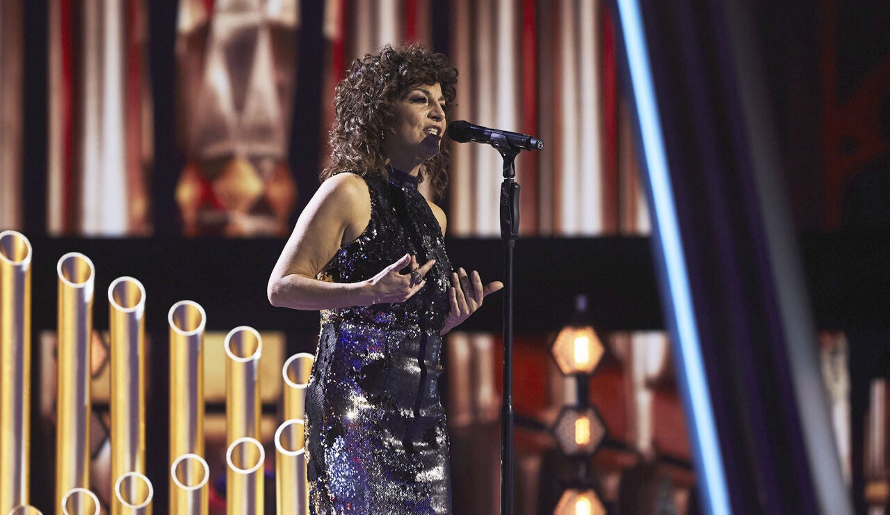 Montse Creus canta ‘Hymne à l’amour’ en la Gran Final de ‘La Voz Senior’
