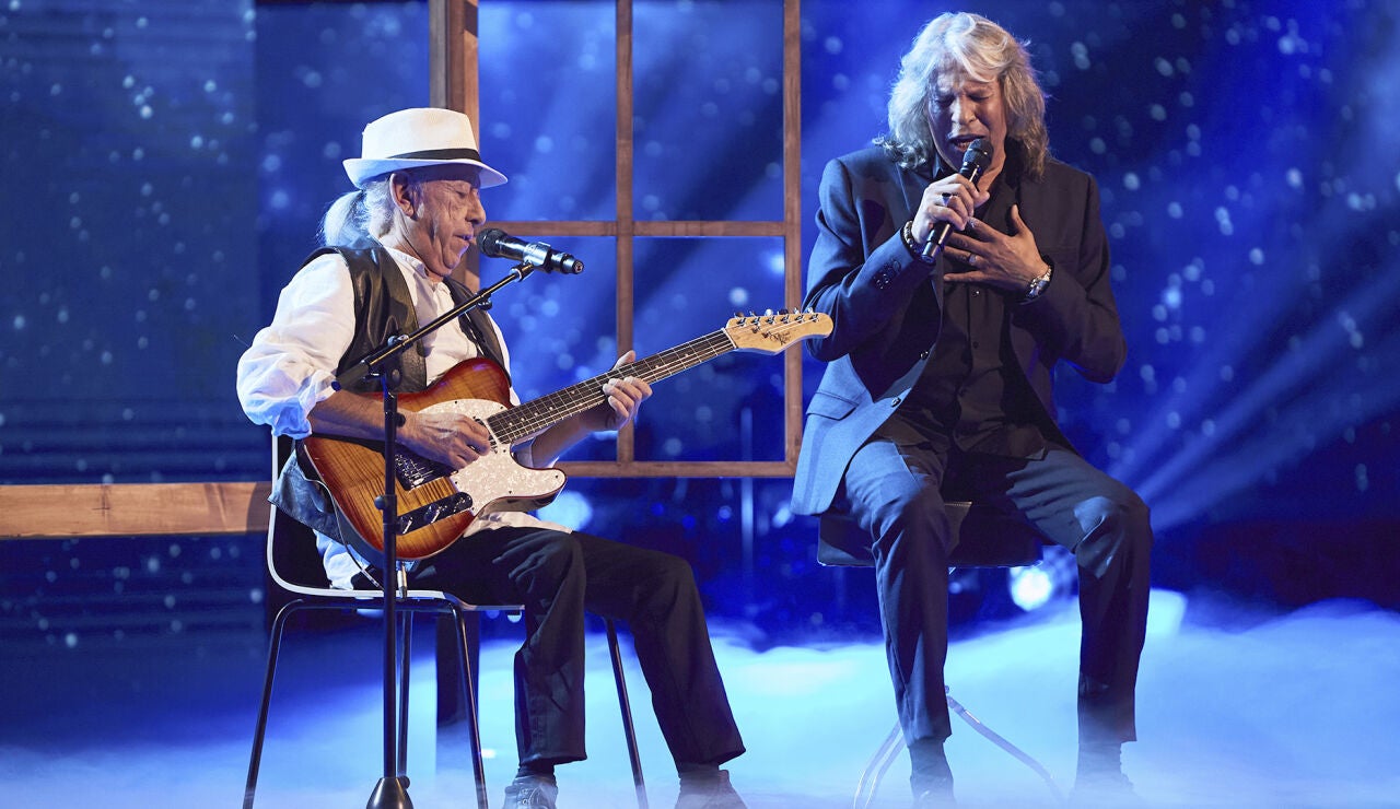 José Mercé y Lluís Navarro cantan ‘Mammy Blue’ en la Gran Final de ‘La Voz Senior’