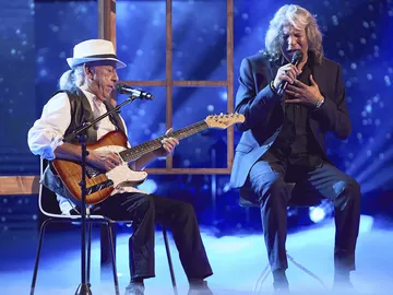 José Mercé y Lluís Navarro cantan ‘Mammy Blue’ en la Gran Final de ‘La Voz Senior’ José Mercé y Lluís Navarro cantan ‘Mammy Blue’ en la Gran Final de ‘La Voz Senior’