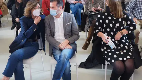 La exvicepresidenta del Gobierno Carmen Calvo (i) respalda en un acto público al candidato del PSOE a la Presidencia de la Junta, Luis Tudanca La exvicepresidenta del Gobierno Carmen Calvo (i) respalda en un acto público al candidato del PSOE a la Presidencia de la Junta, Luis Tudanca