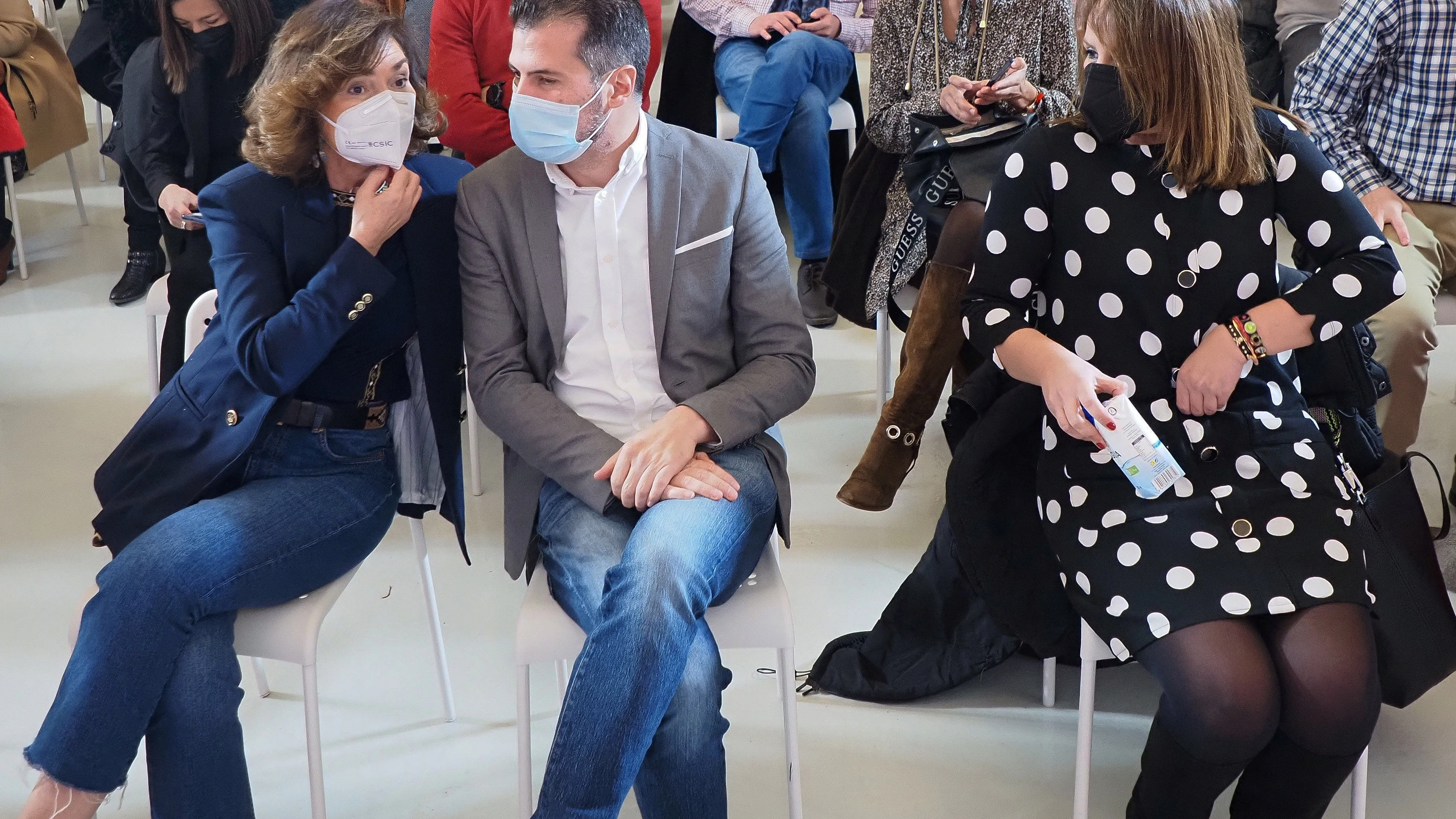 La exvicepresidenta del Gobierno Carmen Calvo (i) respalda en un acto público al candidato del PSOE a la Presidencia de la Junta, Luis Tudanca La exvicepresidenta del Gobierno Carmen Calvo (i) respalda en un acto público al candidato del PSOE a la Presidencia de la Junta, Luis Tudanca