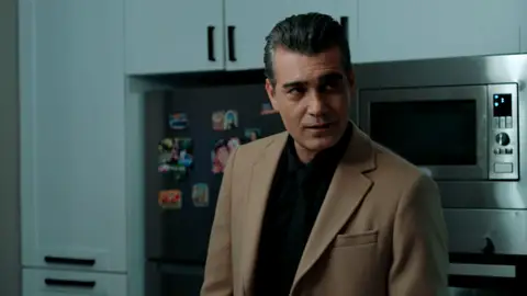 El mensaje oculto en el regalo de Volkan a Asya 'Infiel'