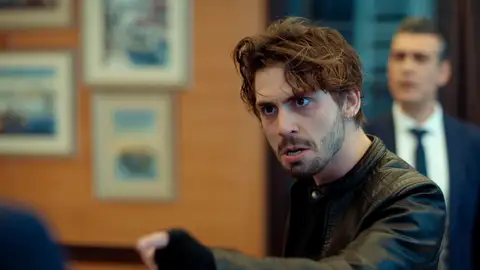 Selçuk pide la prueba de paternidad a Haluk Güçlü Nuevo palo para la familia Güçlü.