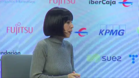 La ministra de Ciencia anuncia que los últimos ensayos de la vacuna española llegarán en "unas pocas horas" La ministra de Ciencia anuncia que los últimos ensayos de la vacuna española llegarán en "unas pocas horas"