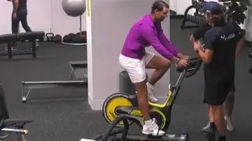 ¿Por qué Rafa Nadal se puso a hacer bicicleta tras cinco horas de partido?