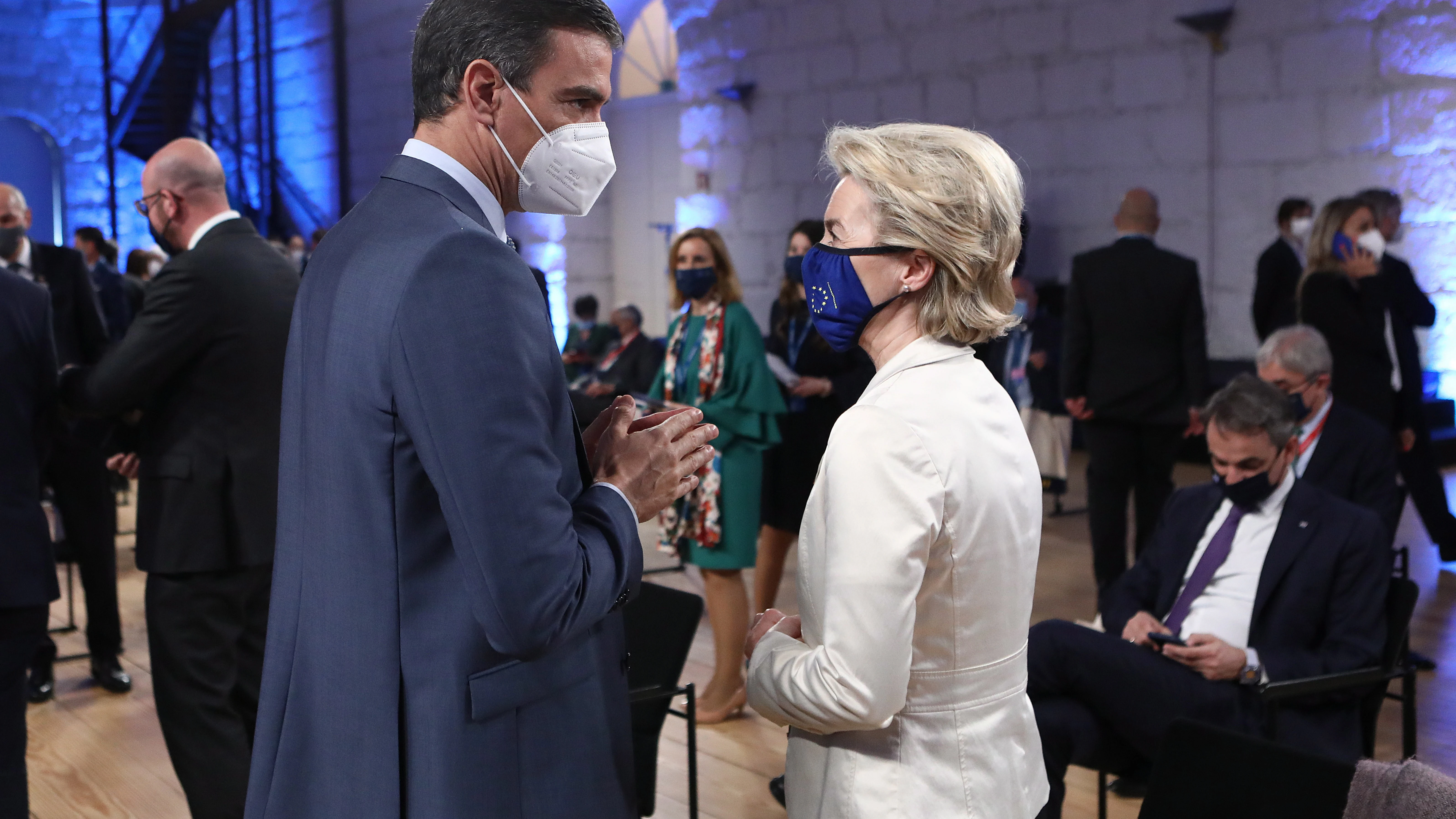 Ursula von der Leyen felicita a Pedro Sánchez por su "satisfactoria" gestión de los fondos europeos Ursula von der Leyen felicita a Pedro Sánchez por su "satisfactoria" gestión de los fondos europeos