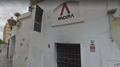 Seis hombres agreden a un joven con discapacidad mental al grito de 