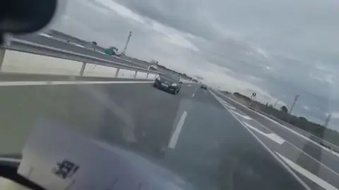 Investigan a un octogenario por circular 5 kilómetros en sentido contrario en un tramo de la autovía A-32 Investigan a un octogenario por circular 5 kilómetros en sentido contrario en un tramo de la autovía A-32