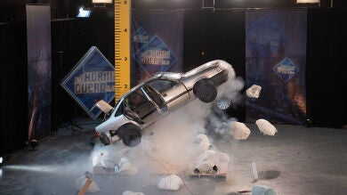 ¡Air-bag el coche! Marron sorprende a 'El Cholo' Simeone con una detonación en 'El Hormiguero 3.0'