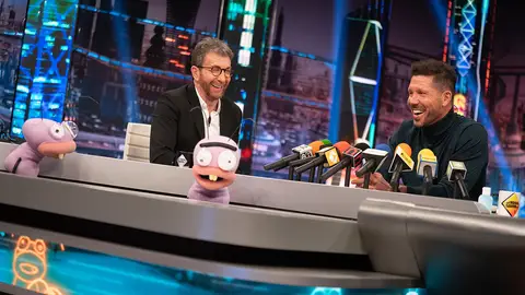 ¿Hacer el amor te quita la garra en el encuentro? 'El Cholo' Simeone se enfrenta La 'Rueda de prensa ibérica deportiva' más complicada ¿Hacer el amor te quita la garra en el encuentro? 'El Cholo' Simeone se enfrenta La 'Rueda de prensa ibérica deportiva' más complicada