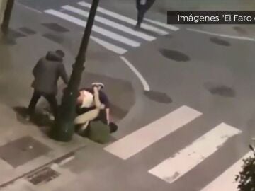 El vídeo de la paliza a dos jóvenes en Vigo con el que se intenta localizar a sus autores