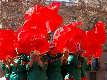 Residentes chinas participan en un desfile para celebrar el Año Nuevo Chino, que en 2022 será el del tigre Residentes chinas participan en un desfile para celebrar el Año Nuevo Chino, que en 2022 será el del tigre
