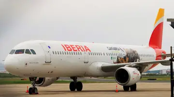 Un avión de Iberia, que saca del ERTE a 1.200 pilotos, teniendo así a la totalidad de su plantilla en activo
