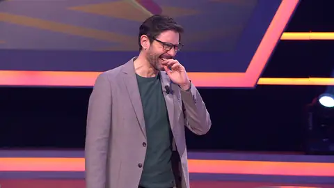 El inesperado troleo de los ‘Sindulfos’ a Juanra Bonet con ‘Pasapalabra’ El inesperado troleo de los ‘Sindulfos’ a Juanra Bonet con ‘Pasapalabra’