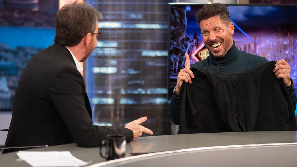 El tierno vídeo de las hijas de 'El Cholo' Simeone cantando el himno del Atlético de Madrid El tierno vídeo de las hijas de 'El Cholo' Simeone cantando el himno del Atlético de Madrid