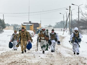 Efectivos de una unidad de las Fuerzas Armadas de Ucrania