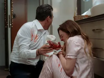 Derin se autolesiona ¿Tiene algo que ver con su posterior desaparición? Derin se autolesiona ¿Tiene algo que ver con su posterior desaparición?