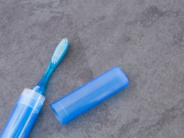 Cepillo de dientes con tapón