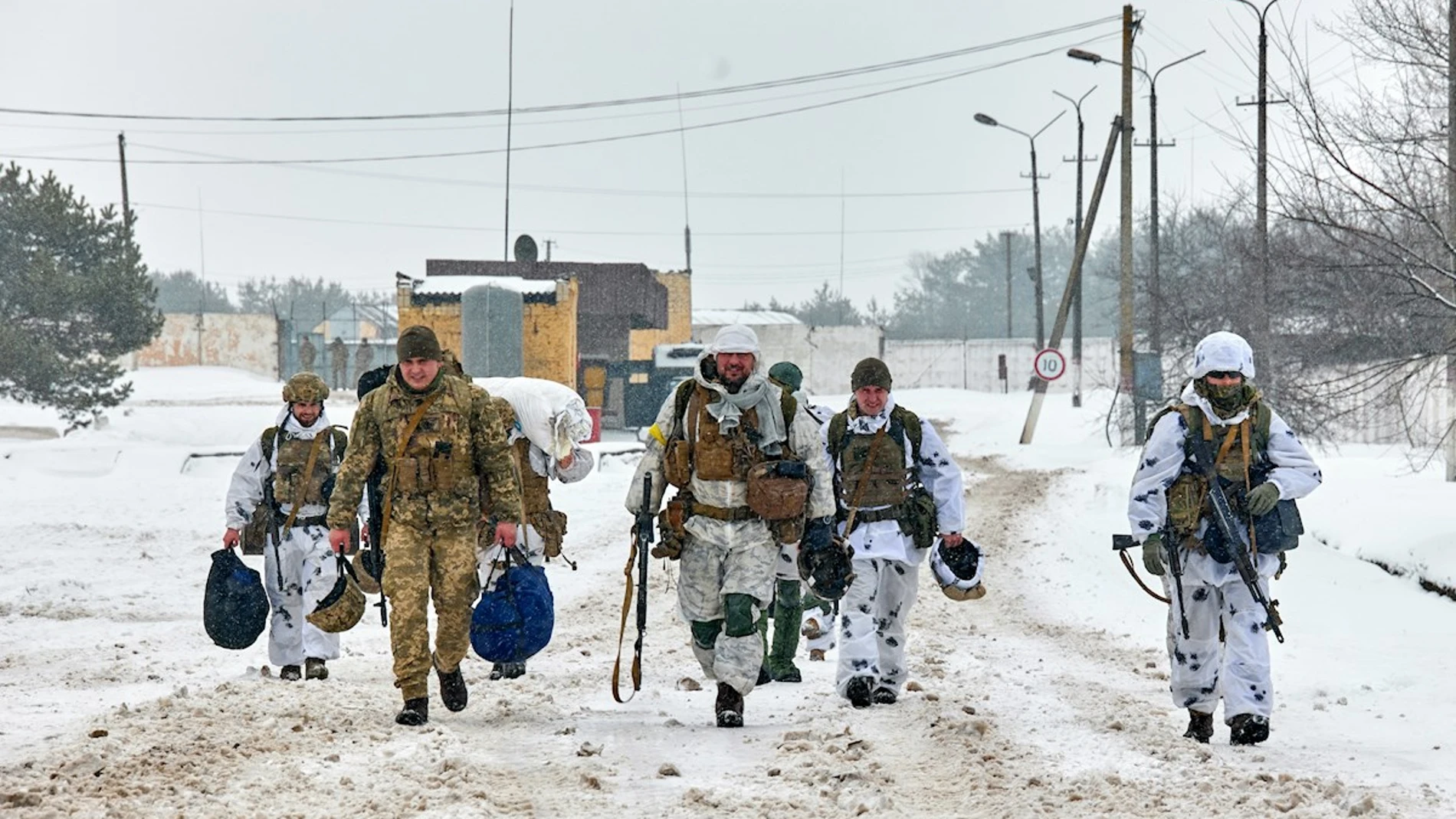 Varios soldados ucranianos