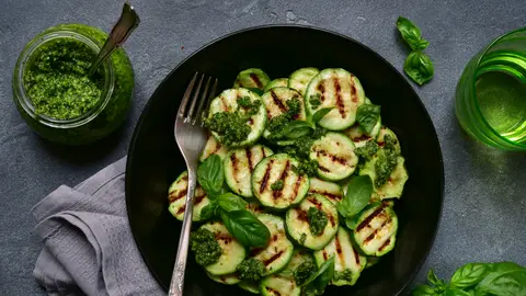 La salsa pesto es también ideal para las verduras La salsa pesto es también ideal para las verduras