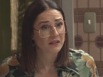 Cristina le abre los ojos a Penélope tras la inquietante amenaza de Santiago Cristina le abre los ojos a Penélope tras la inquietante amenaza de Santiago