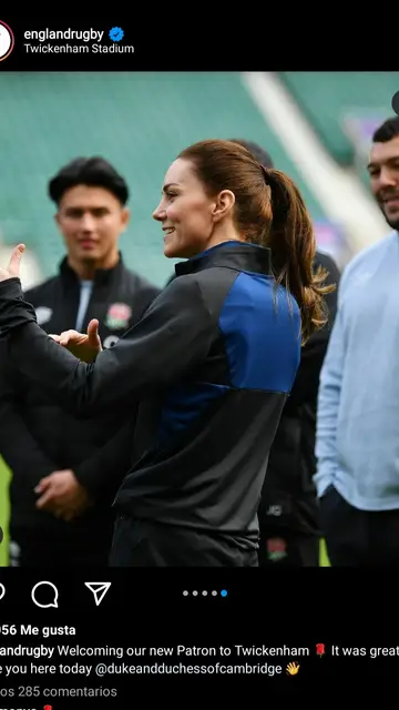 Kate Middleton con el equipo de rugby de Inglaterra Kate Middleton con el equipo de rugby de Inglaterra