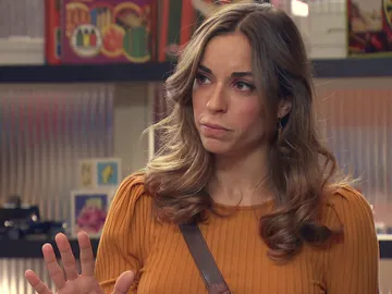 La advertencia de Coral sobre Tina La advertencia de Coral sobre Tina