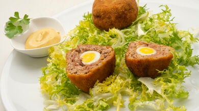 La receta de huevos escoceses que cocina Karlos Arguiñano