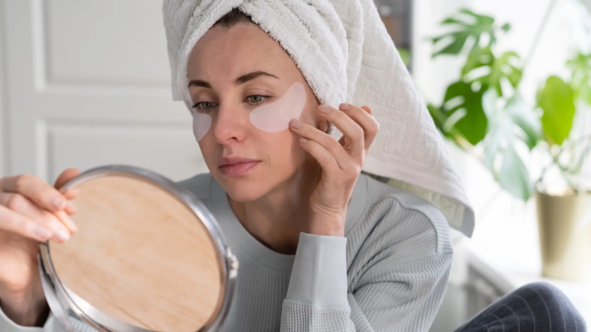 Los parches antiojeras son uno de los cosméticos de moda